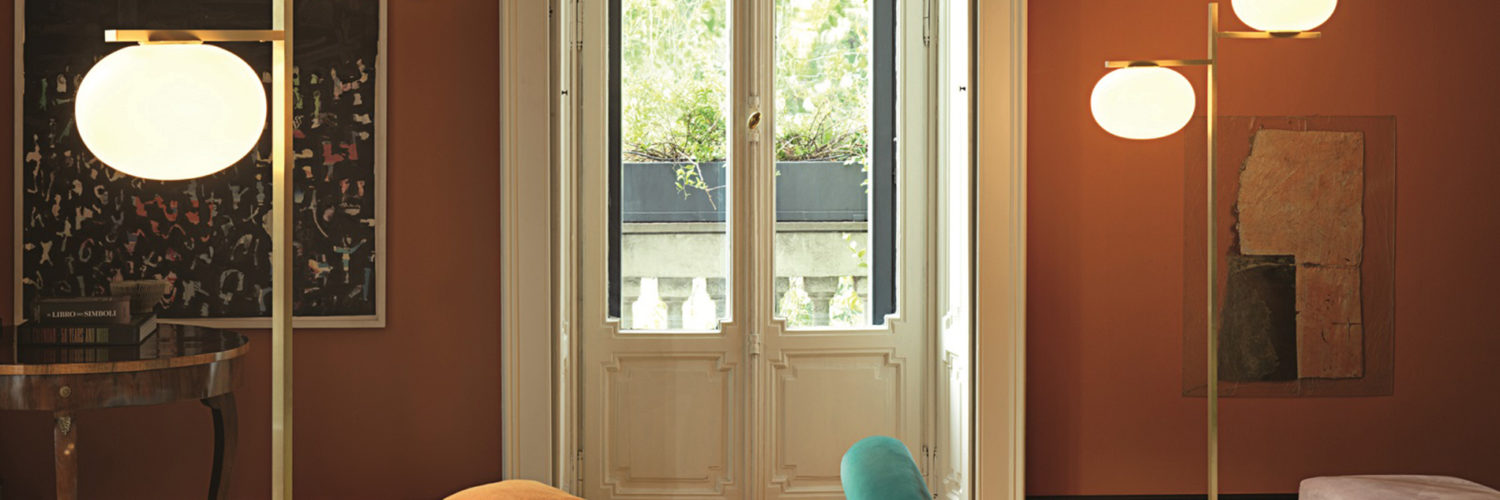 フロアランプ 何万個のビーズで作られた美しい逸品です(^-^)